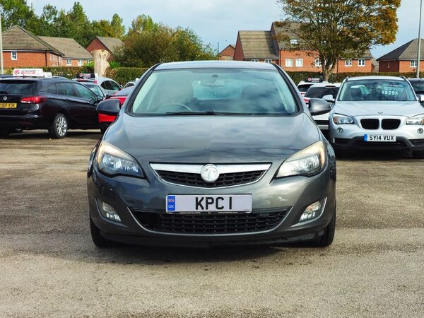 Used Vauxhall Astra 2012 for sale - 76210758: Photo 3