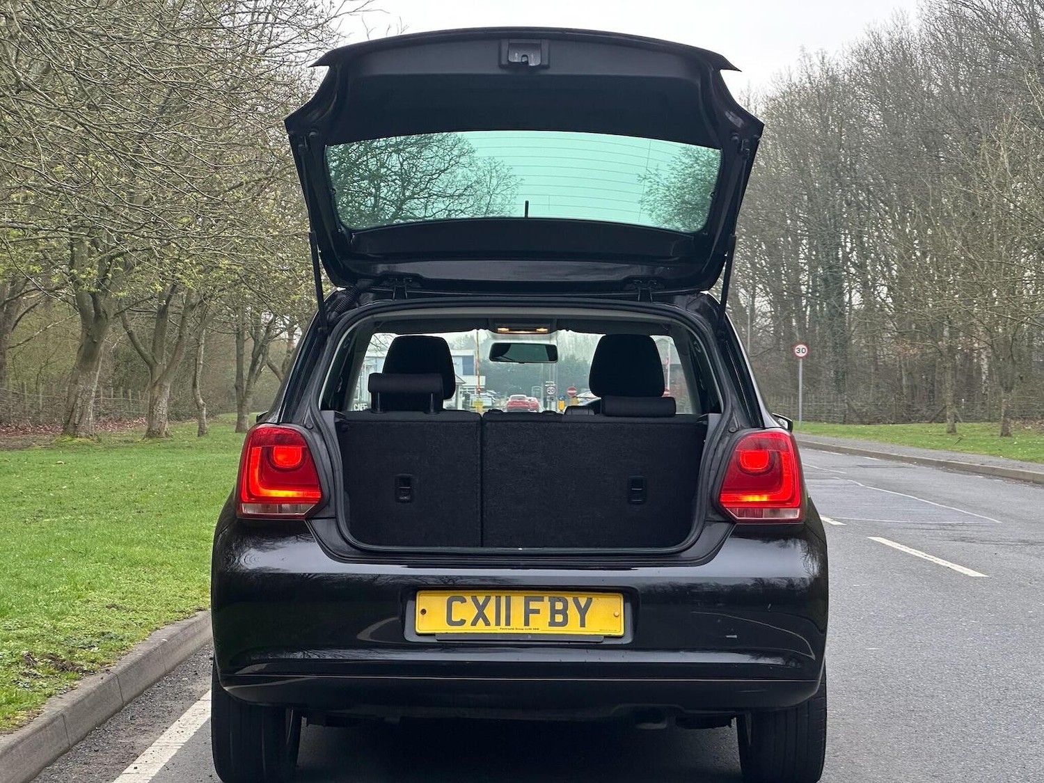 Used Volkswagen Polo 2011 for sale - 77896116: Photo 6