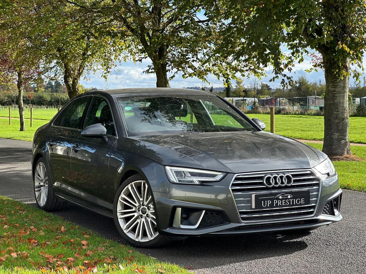 Used Audi A4 2019 for sale - 77884425: Photo 2