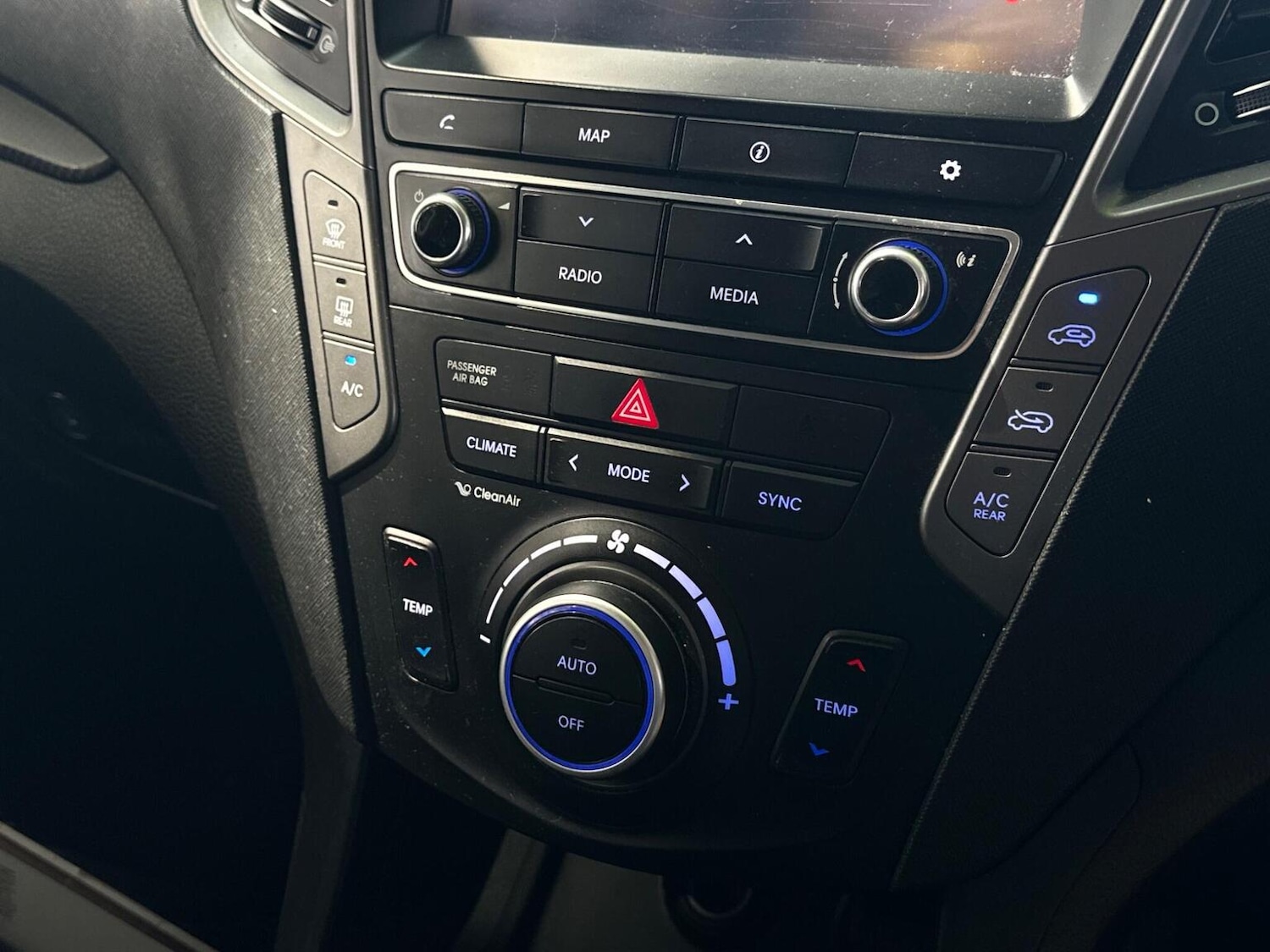 Used Hyundai Santa Fe 2016 for sale - 77884420: Photo 26