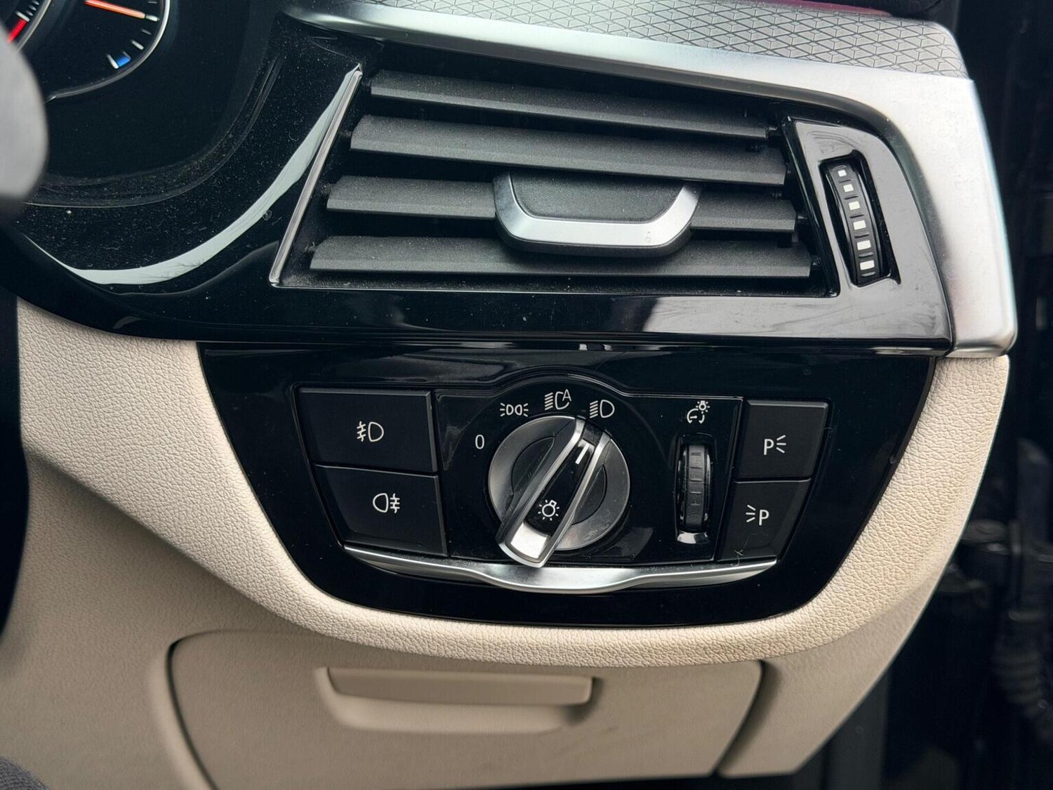 Used BMW 5 Series 2018 for sale - 77884378: Photo 17