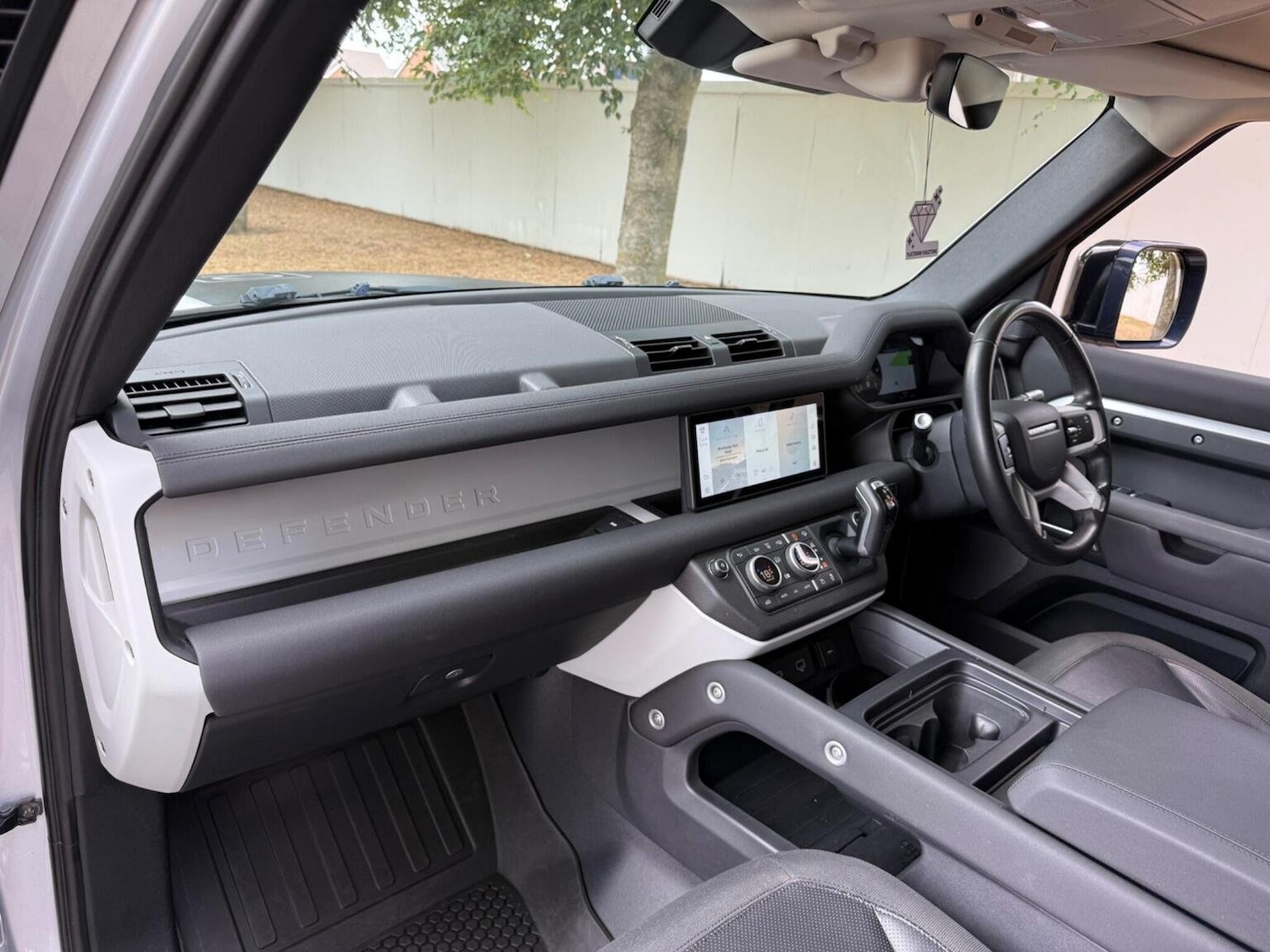 Used Land Rover Defender 2020 for sale - 77884430: Photo 23