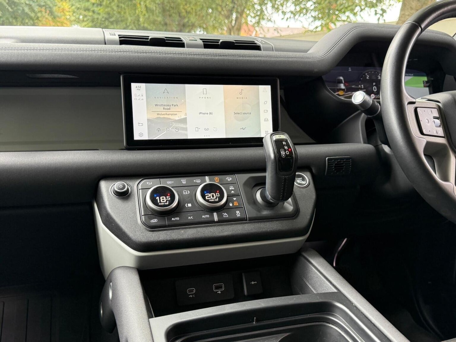 Used Land Rover Defender 2020 for sale - 77884430: Photo 26