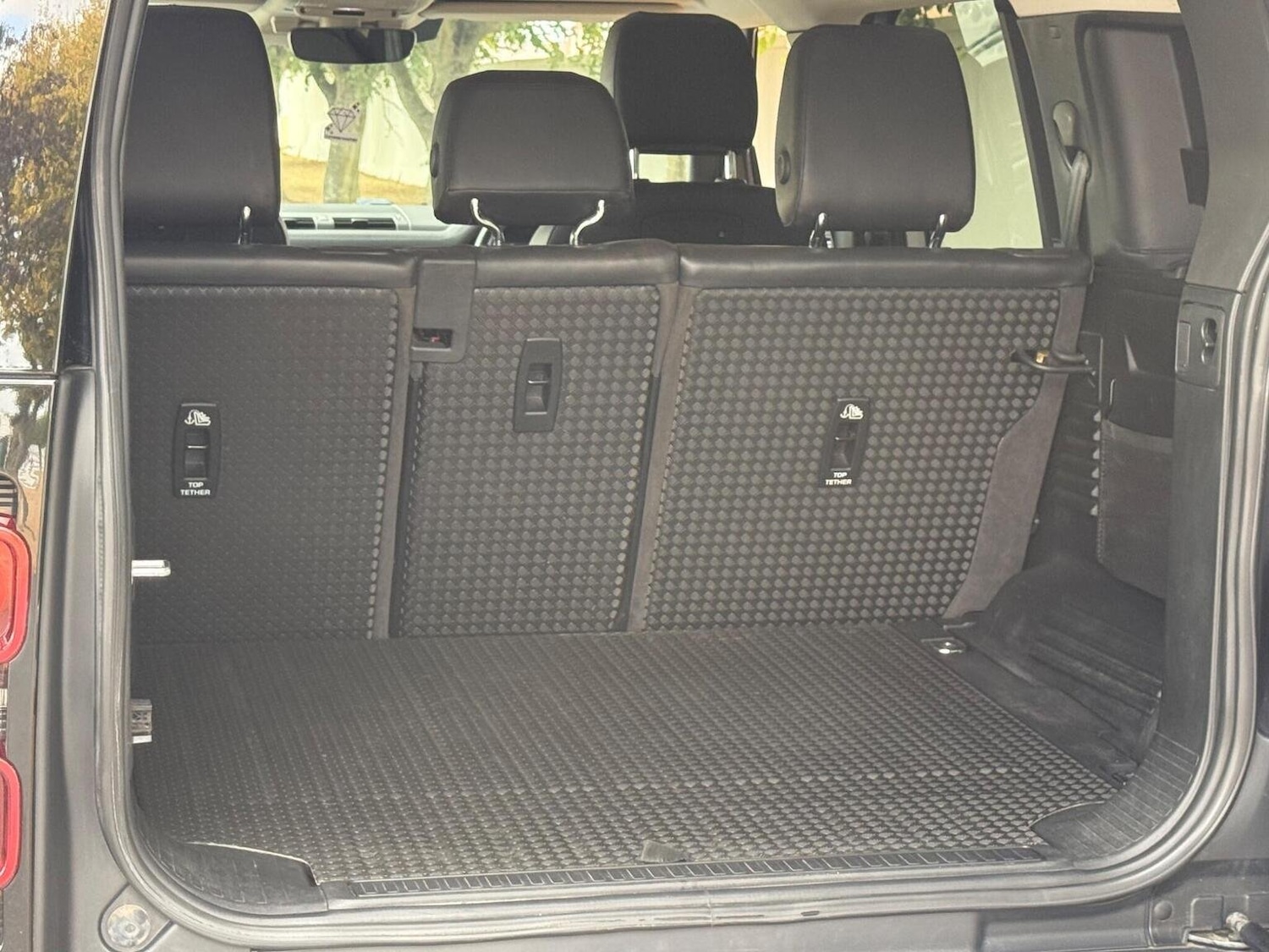 Used Land Rover Defender 2020 for sale - 77884430: Photo 32