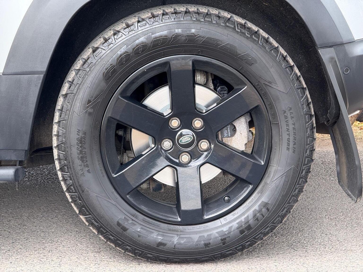 Used Land Rover Defender 2020 for sale - 77884430: Photo 33