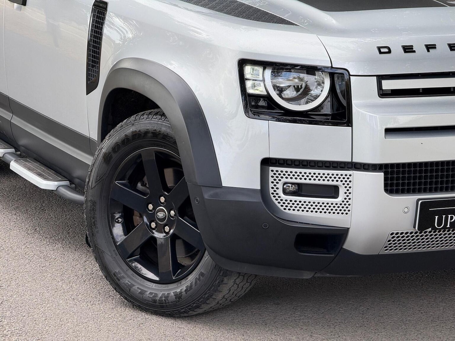 Used Land Rover Defender 2020 for sale - 77884430: Photo 8