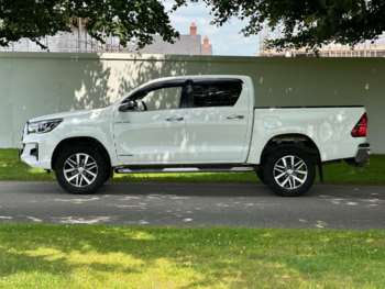 Used Toyota Hilux 2019 for sale - 74932106: Photo
