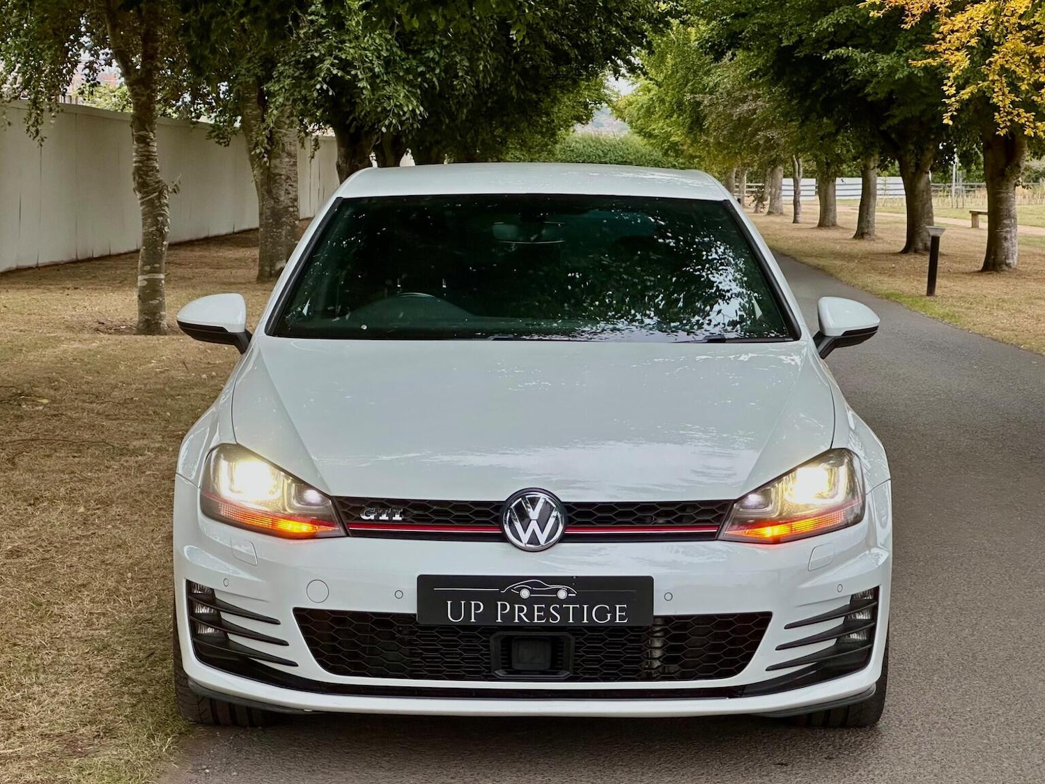 Used Volkswagen Golf 2016 for sale - 77884422: Photo 2