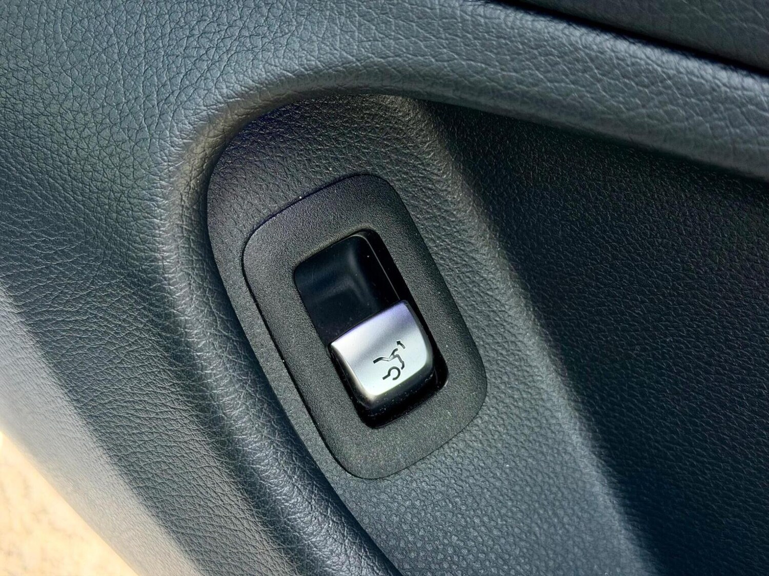 Used Mercedes-Benz C Class 2019 for sale - 78182999: Photo 30