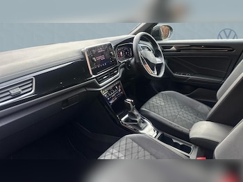 Used Volkswagen T-Roc 2022 for sale - 76750481: Photo