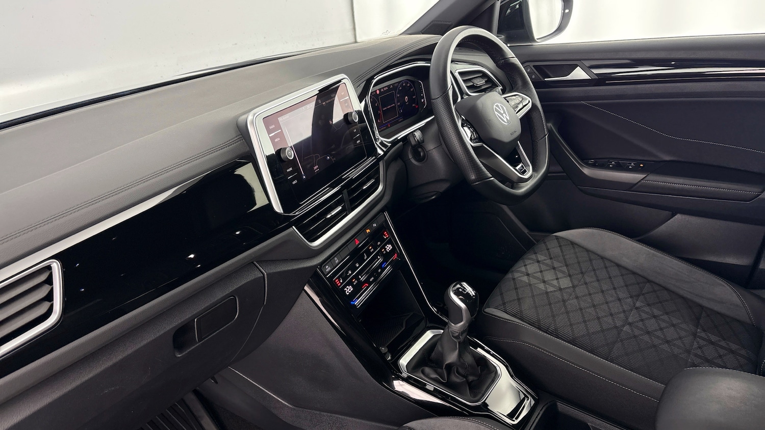 Used Volkswagen T-Roc 2022 for sale - 78155545: Photo 2