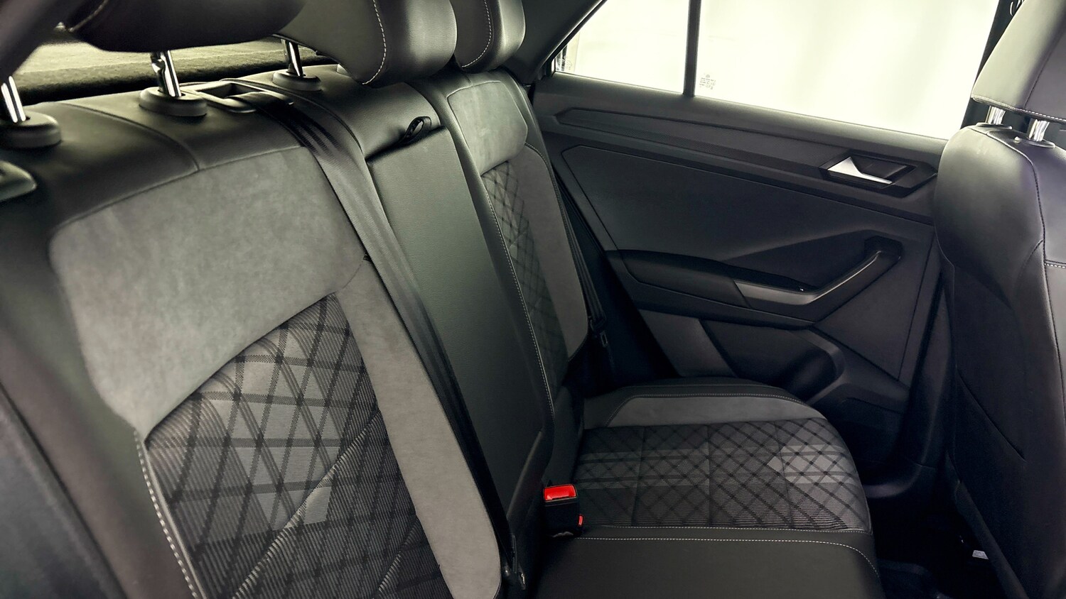 Used Volkswagen T-Roc 2022 for sale - 78155545: Photo 32