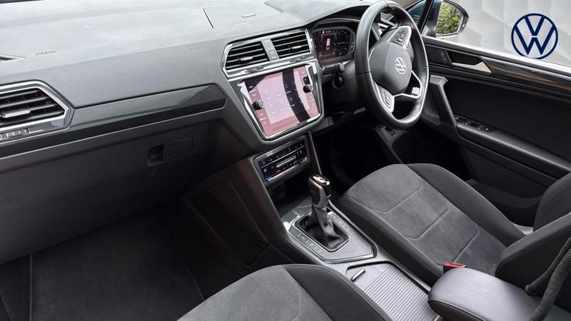 Used Volkswagen Tiguan 2023 for sale - 75922491: Photo 2
