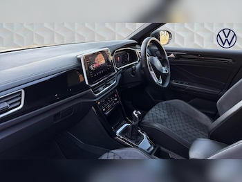 Used Volkswagen T-Roc 2023 for sale - 77718183: Photo