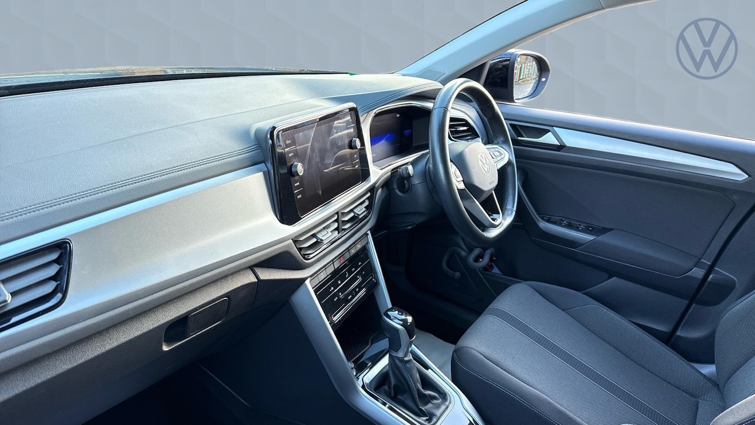 Used Volkswagen T-Roc 2022 for sale - 77602402: Photo 2