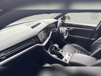 Used Volkswagen Touareg 2020 for sale - 75717879: Photo 2