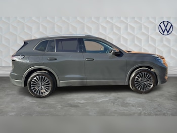 Used Volkswagen Tiguan 2024 for sale - 77890113: Photo