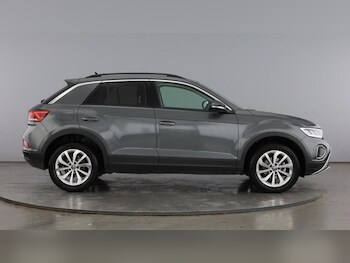 Used Volkswagen T-Roc 2025 for sale - 77274979: Photo