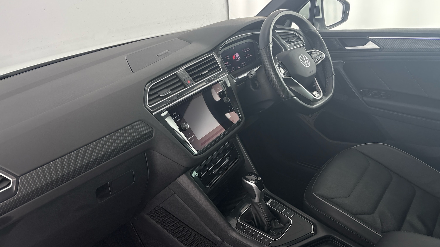 Used Volkswagen Tiguan 2023 for sale - 78183165: Photo 2