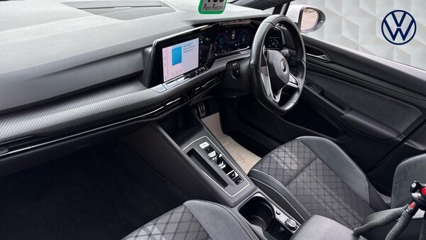 Used Volkswagen Golf 2021 for sale - 76089700: Photo 2