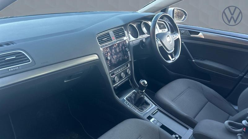 Used Volkswagen Golf 2019 for sale - 76653420: Photo 2