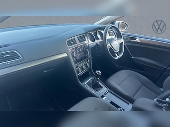 Used Volkswagen Golf 2019 for sale - 76653420: Photo