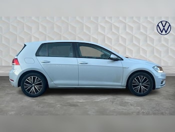 Used Volkswagen Golf 2019 for sale - 76653420: Photo