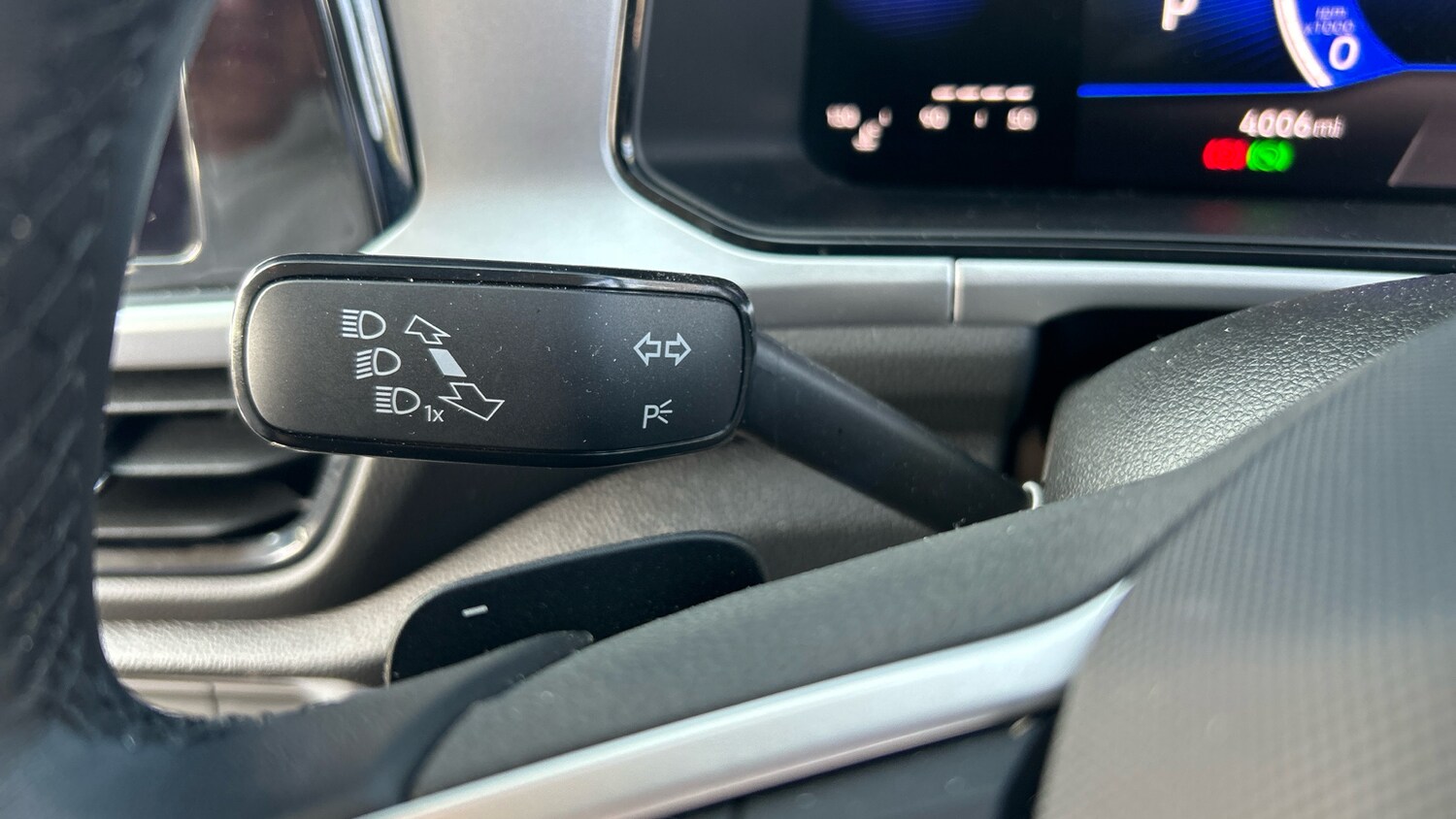 Used Volkswagen T-Roc 2023 for sale - 77718162: Photo 35