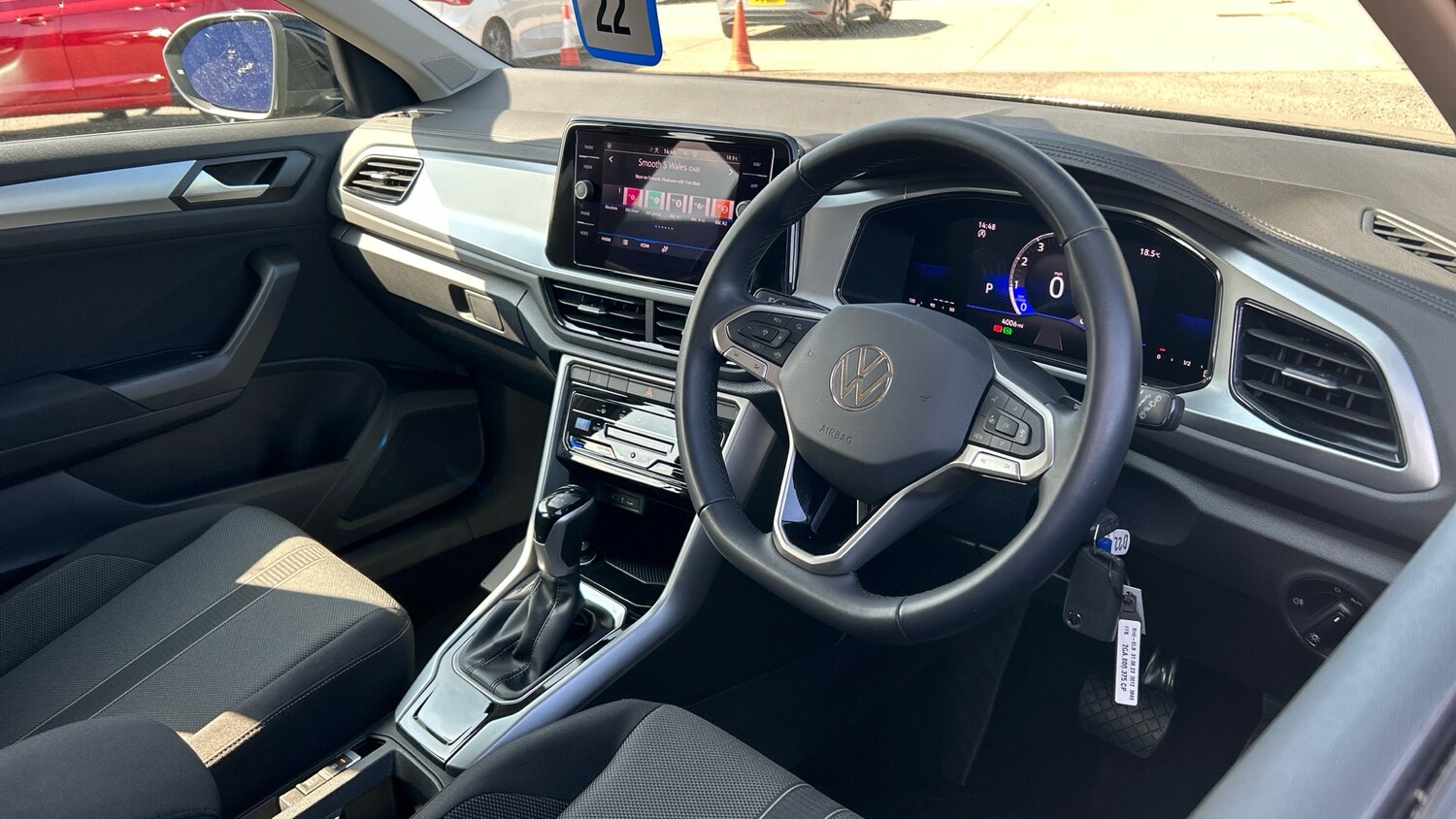 Used Volkswagen T-Roc 2023 for sale - 77718162: Photo 6