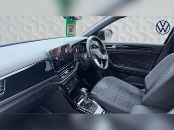 Used Volkswagen T-Roc 2022 for sale - 77211079: Photo