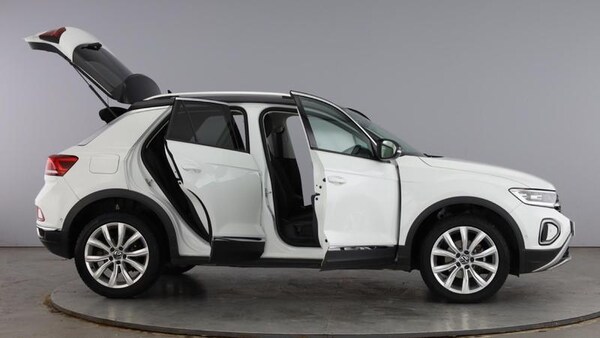 Used Volkswagen T-Roc 2023 for sale - 76097196: Photo 10