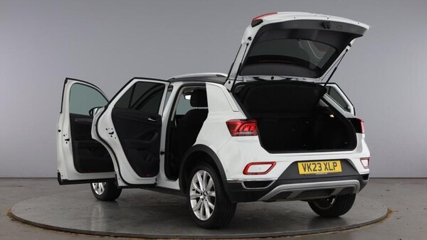 Used Volkswagen T-Roc 2023 for sale - 76097196: Photo 11