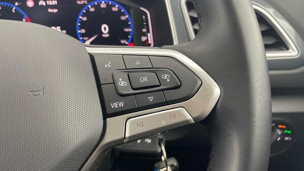 Used Volkswagen T-Roc 2023 for sale - 76097196: Photo 24