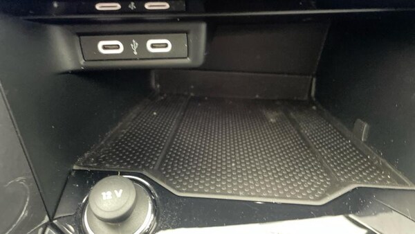 Used Volkswagen T-Roc 2023 for sale - 76097196: Photo 25