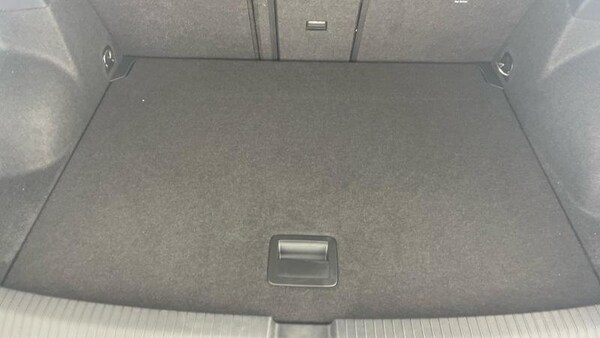 Used Volkswagen T-Roc 2023 for sale - 76097196: Photo 31