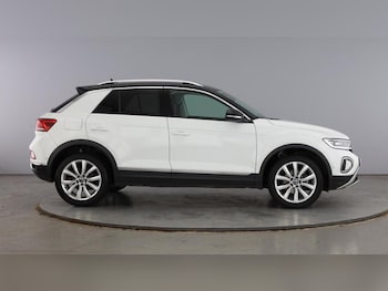 Used Volkswagen T-Roc 2023 for sale - 76097196: Photo 4