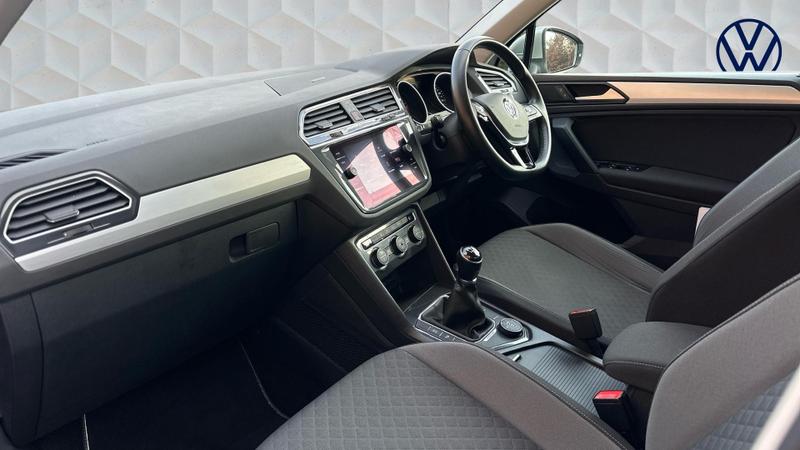 Used Volkswagen Tiguan 2020 for sale - 77363500: Photo 2