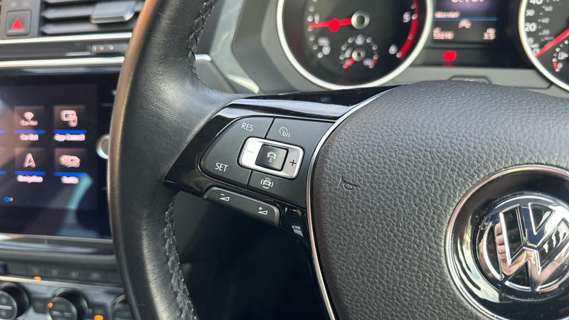 Used Volkswagen Tiguan 2020 for sale - 77363500: Photo 37