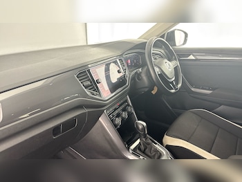 Used Volkswagen T-Roc 2021 for sale - 79246668: Photo