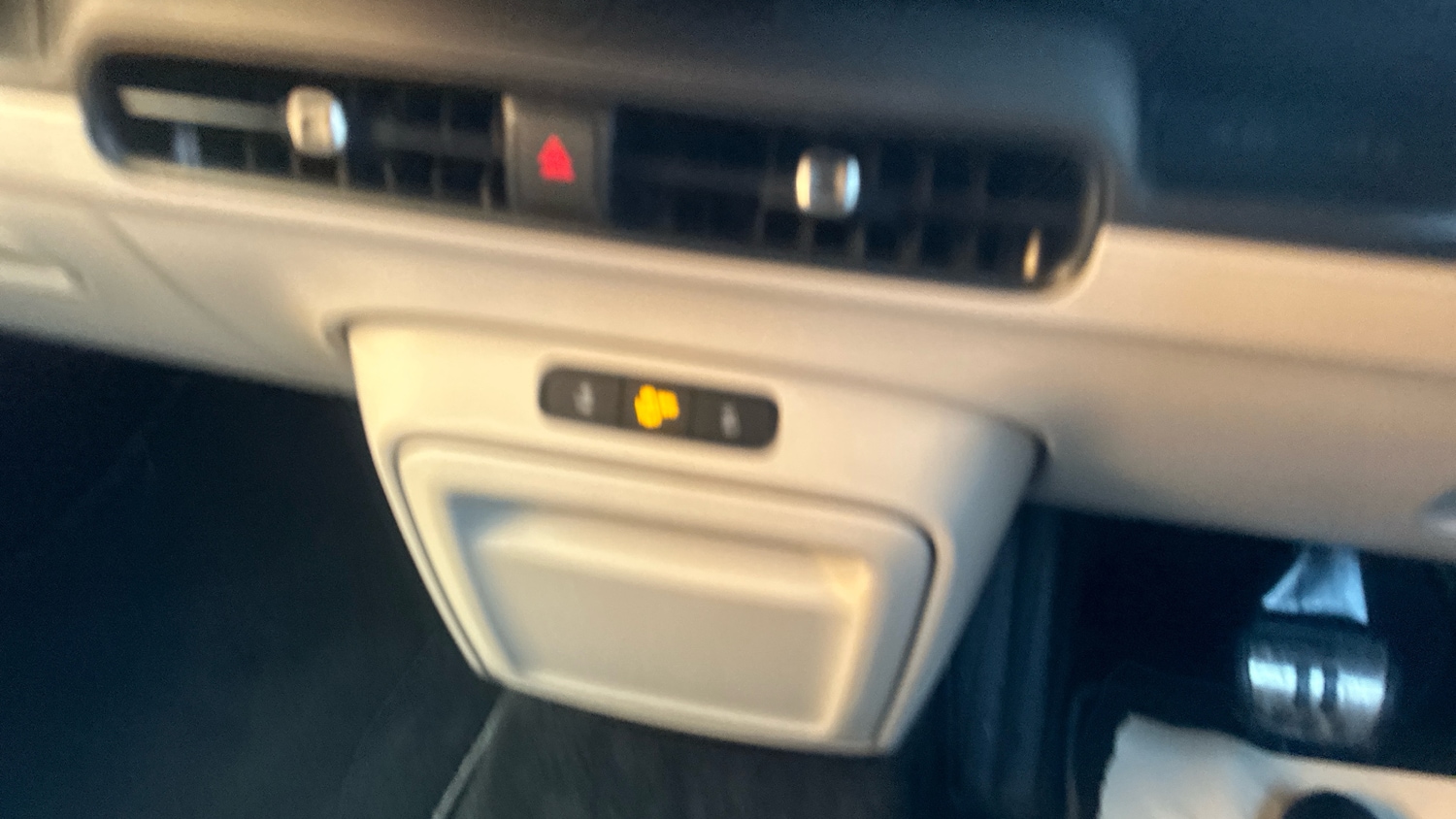 Used Volkswagen ID.Buzz 2025 for sale - 78028082: Photo 32