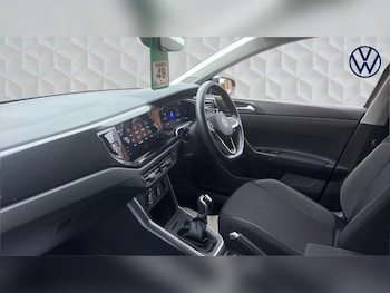 Used Volkswagen Polo 2023 for sale - 76028226: Photo 2