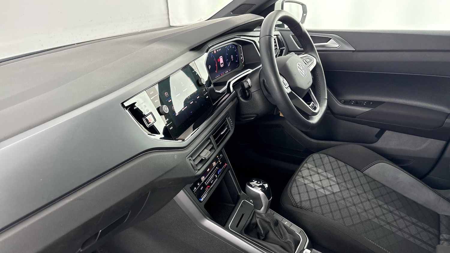 Used Volkswagen Polo 2025 for sale - 77506500: Photo 2