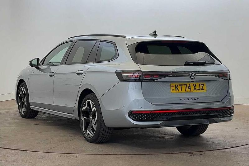 Used Volkswagen Passat 2025 for sale - 76467756: Photo 3