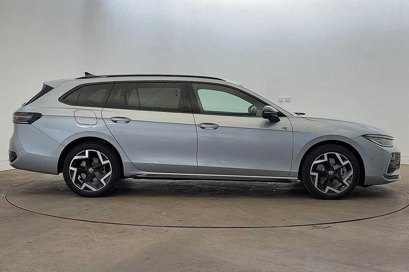 Used Volkswagen Passat 2025 for sale - 76467756: Photo 4