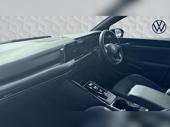 Used Volkswagen Golf 2023 for sale - 75730900: Photo 2