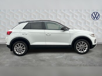 Used Volkswagen T-Roc 2022 for sale - 77602370: Photo