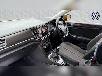 Used Volkswagen T-Roc 2019 for sale - 78757436: Photo