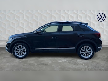 Used Volkswagen T-Roc 2022 for sale - 77881231: Photo