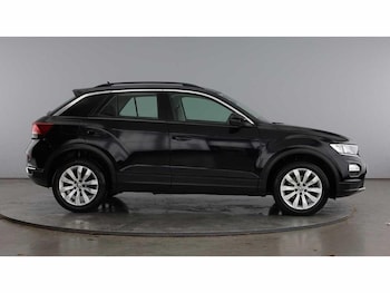 Used Volkswagen T-Roc 2019 for sale - 77211077: Photo