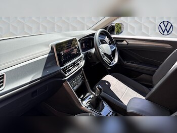 Used Volkswagen T-Roc 2023 for sale - 78757430: Photo